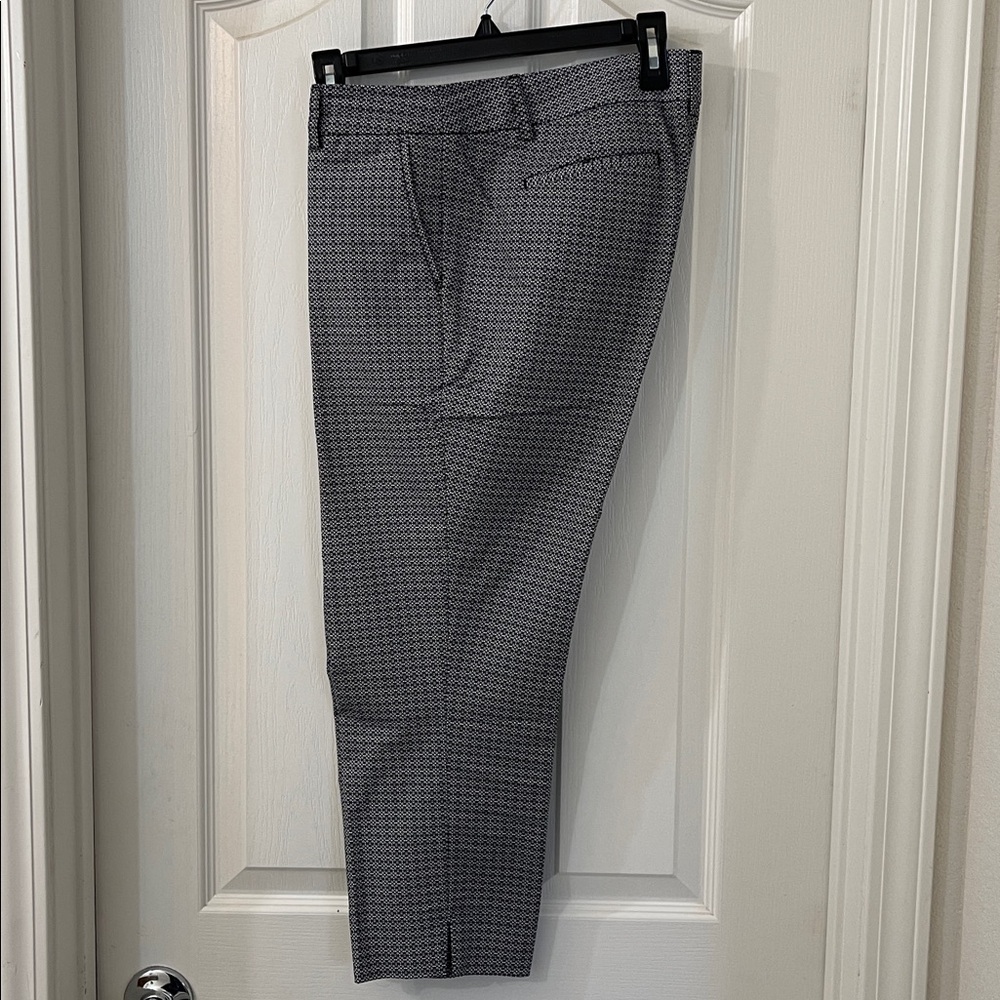 Hilary Radley Cropped Pant - Black/White Pattern. Womens :  8.